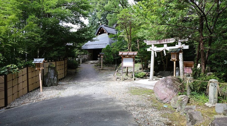 ⛩️ 이시키리쓰루기야 신사 상사(이시키리쓰루기야 진자 우에노샤) 이미지 1